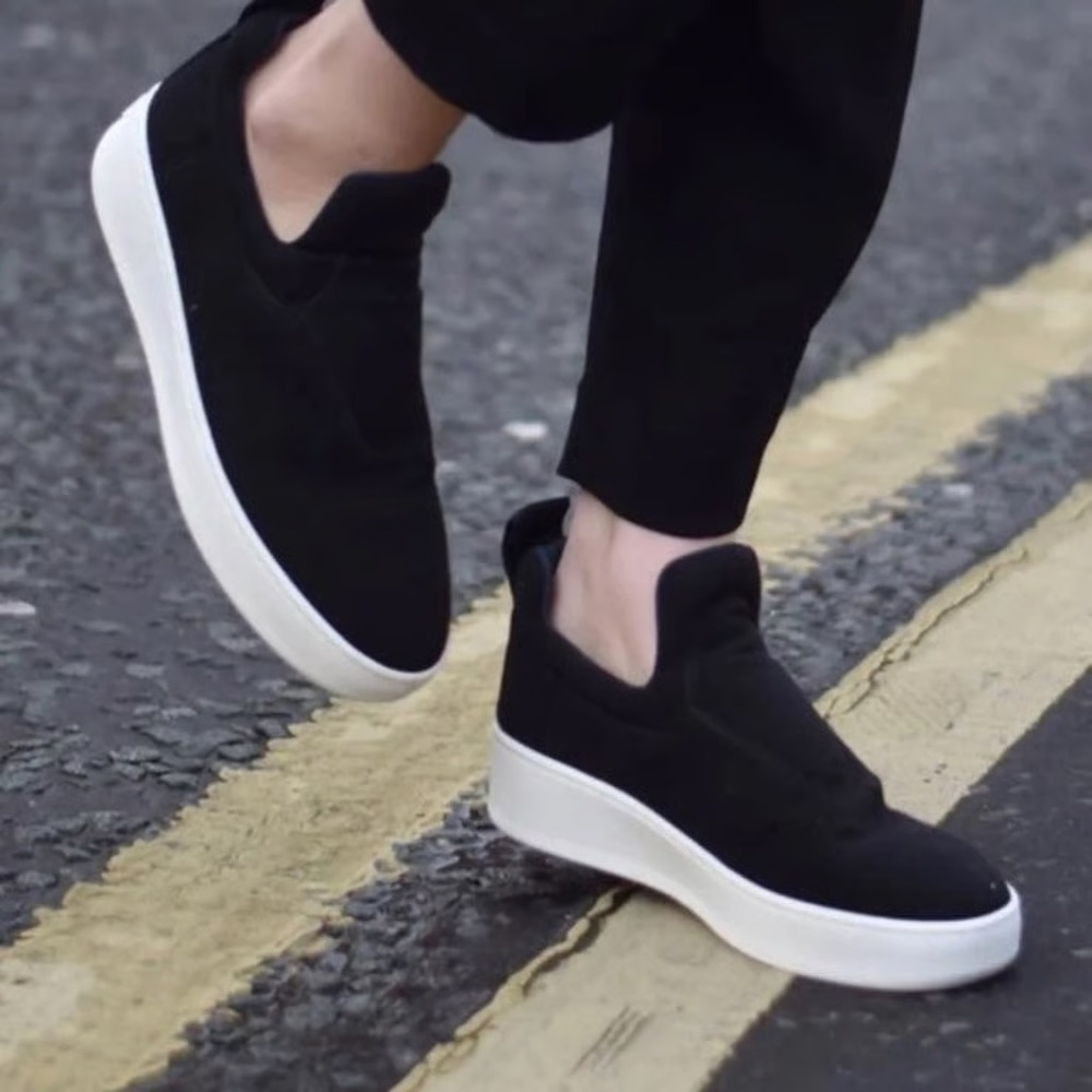 $770 Celine dark navy pull on canvas sneakers 35mm. 40/10